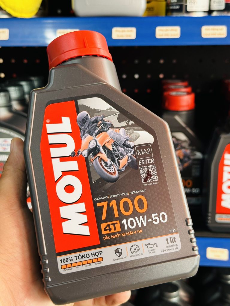 Engine oil Motul 7100